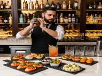 Addetto all'approvvigionamento della cucina, conservazione e  trattamento delle materie prime e alla preparazione e  distribuzione di pietanze e bevande. (F.P. n. 412)